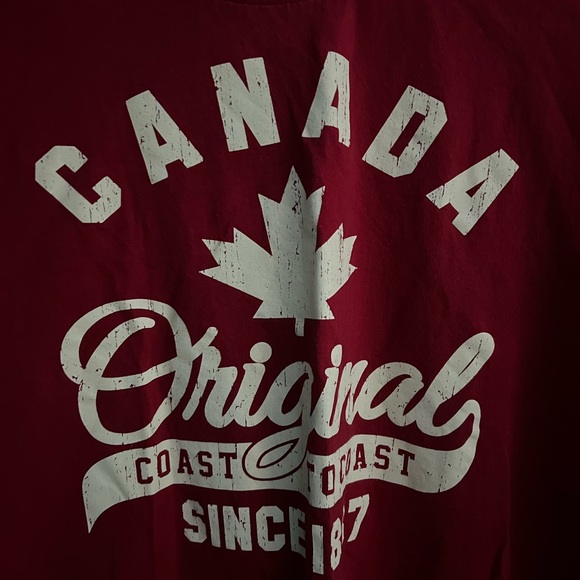 Red Canada Original T-Shirt - Picture 2 of 4